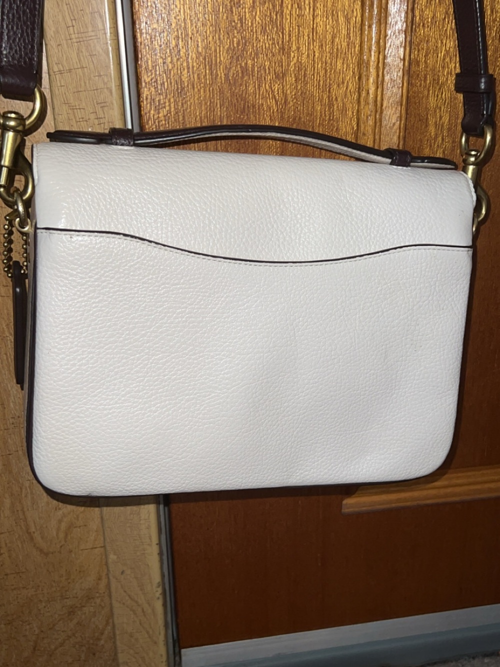 Coach White Pebbled Leather Crossbody with Gold Turnlock - Picture 5 of 10